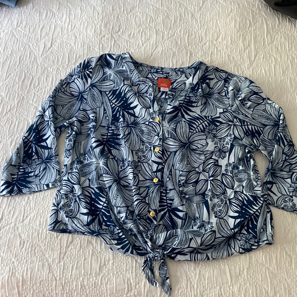 Hearts of palm summer weight casual top with tie button.